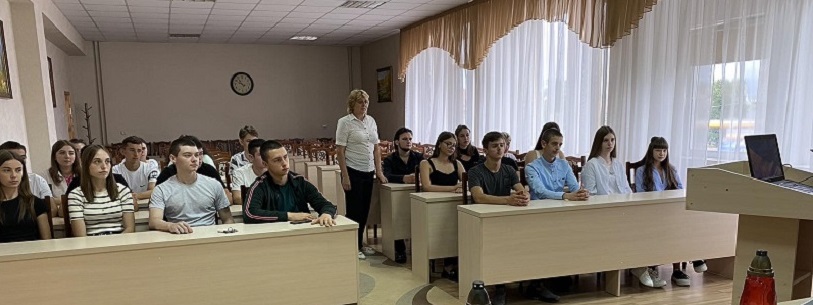  "Ми – українці. Честь і слава незламним!"  ( Година спілкування з нагоди Дня знань)